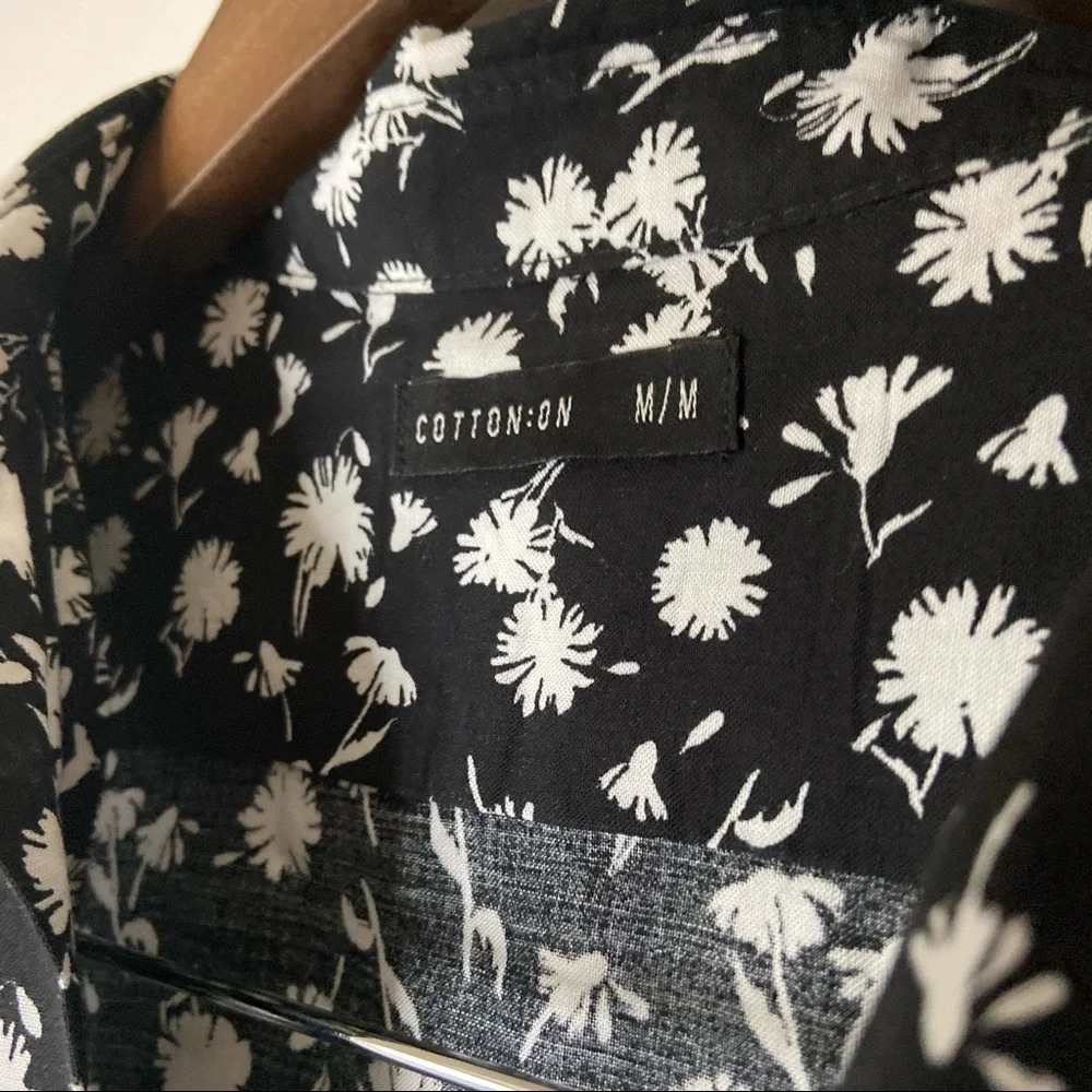Cotton On Dandelion Print V Neck Blouse Medium Black White Boho Minimalist - Picture 4 of 12